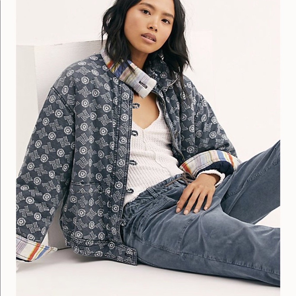 Patterned Blue Jacket - Picture 4 of 9